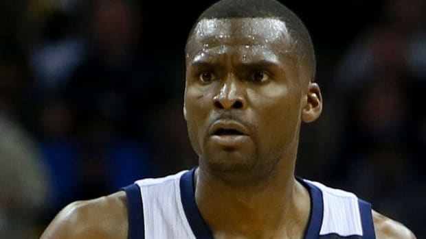 Memphis Grizzlies point guard Keyon Dooling (55) brings the ball up court in game six of the first round of the 2013 NBA Playoffs against the Los Angeles Clippers at FedEx Forum.